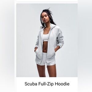 EUC Lululemon Scuba Hoodie in Heathered Core Ultra Light Gray; size 0